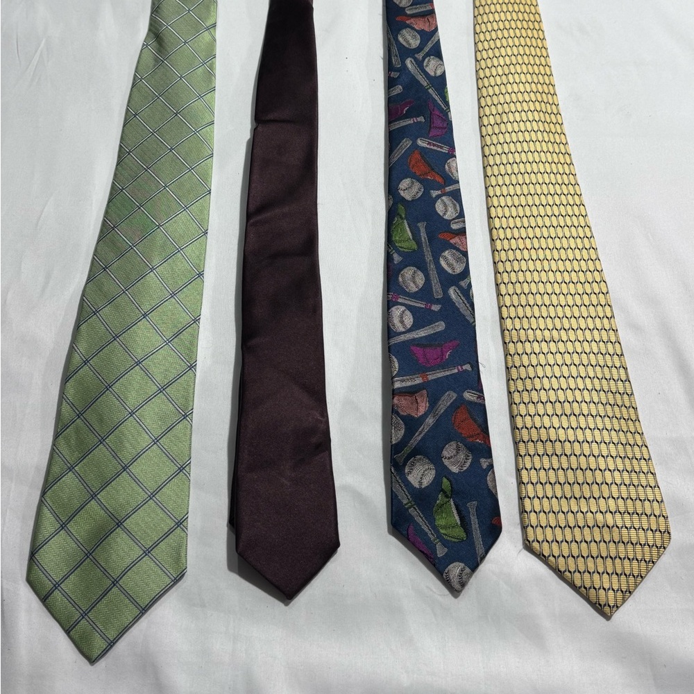 LOT OF 4 MENS TIES. TOMMY HILFIGER, CALVIN KLEIN, DONEAGLE, ROUNDTREE AND YORKE